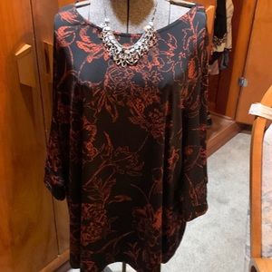 Stunning long sleeved plus size top!!!